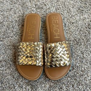 Beach by Matisse sandals never worn